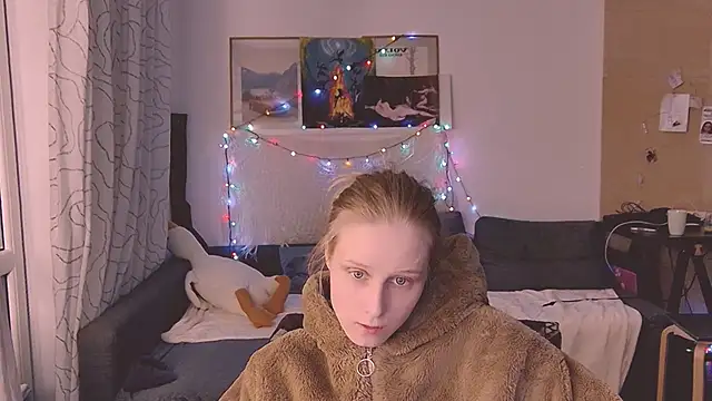 Snapshot of KatiKate chatting on February 25, 2025, 8:19 pm KatiKate online show from February 25, 2025, 8:19 pm