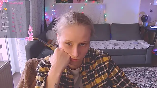 Snapshot of KatiKate chatting on March 9, 2025, 2:54 pm KatiKate online show from March 9, 2025, 2:54 pm