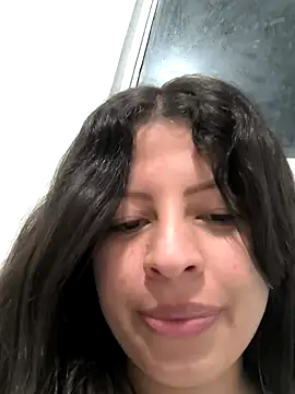 Snapshot of ShyVibes_ chatting on January 20, 2025, 3:37 am ShyVibes online show from January 20, 2025, 3:37 am