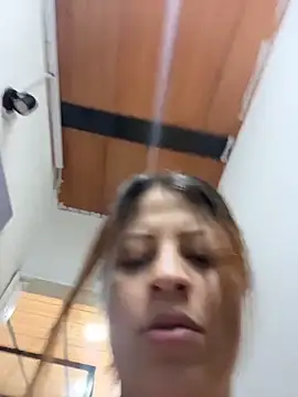 Snapshot of ShyVibes_ chatting on October 29, 2025, 7:15 pm ShyVibes online show from October 29, 2025, 7:15 pm