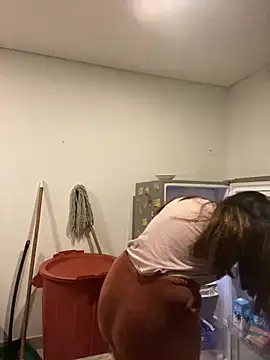 Snapshot of girl_anni chatting on February 11, 2025, 3:40 am girl anni online show from February 11, 2025, 3:40 am