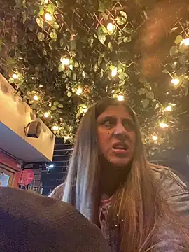 Snapshot of girl_anni chatting on February 13, 2025, 12:02 am girl anni online show from February 13, 2025, 12:02 am