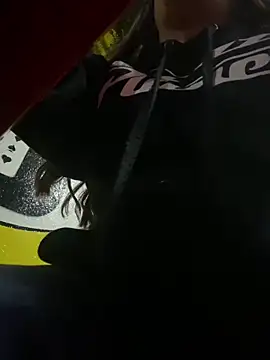 Snapshot of girl_anni chatting on February 14, 2025, 1:13 am girl anni online show from February 14, 2025, 1:13 am