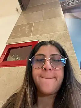 Snapshot of girl_anni chatting on February 19, 2025, 8:10 pm girl anni online show from February 19, 2025, 8:10 pm