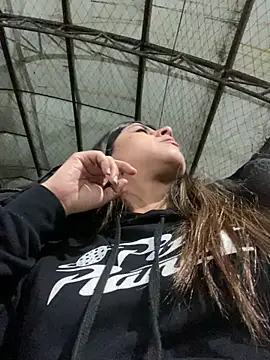 Snapshot of girl_anni chatting on February 21, 2025, 12:16 am girl anni online show from February 21, 2025, 12:16 am