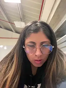 Snapshot of girl_anni chatting on February 22, 2025, 1:44 am girl anni online show from February 22, 2025, 1:44 am