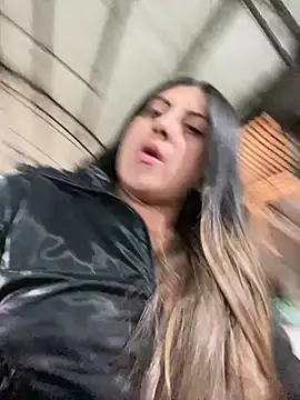 Snapshot of girl_anni chatting on February 28, 2025, 11:45 pm girl anni online show from February 28, 2025, 11:45 pm