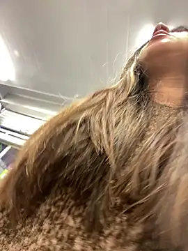 Snapshot of girl_anni chatting on March 1, 2025, 11:26 pm girl anni online show from March 1, 2025, 11:26 pm