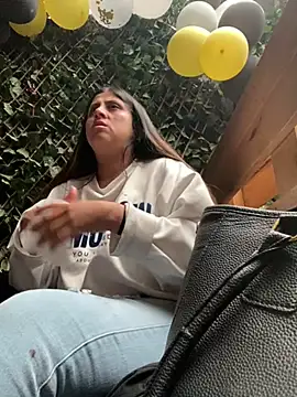 Snapshot of girl_anni chatting on March 4, 2025, 8:05 pm girl anni online show from March 4, 2025, 8:05 pm