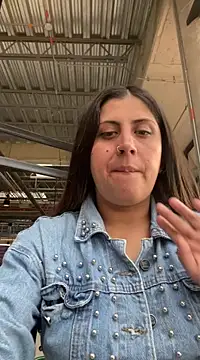 Snapshot of girl_anni chatting on March 13, 2025, 9:05 pm girl anni online show from March 13, 2025, 9:05 pm