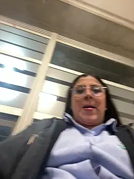 Snapshot of girl_anni chatting on March 14, 2025, 2:31 am girl anni online show from March 14, 2025, 2:31 am