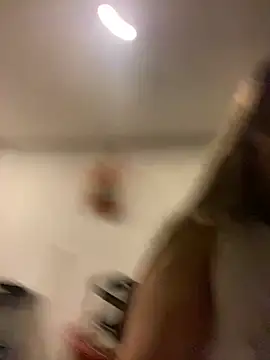 Snapshot of girl_anni chatting on October 2, 2025, 1:01 am girl anni online show from October 2, 2025, 1:01 am