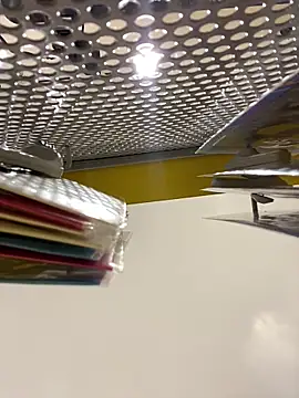 Snapshot of girl_anni chatting on October 11, 2025, 4:27 pm girl anni online show from October 11, 2025, 4:27 pm