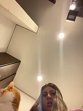 Snapshot of girl_anni chatting on October 19, 2025, 7:58 pm girl anni online show from October 19, 2025, 7:58 pm