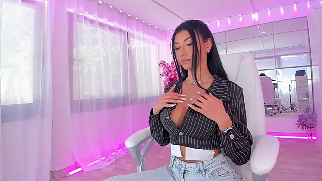 missdiamond  online show from April 25, 2026, 8:17 am