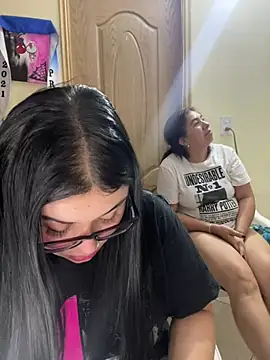 alissonfernandez  online show from March 7, 2026, 12:24 pm