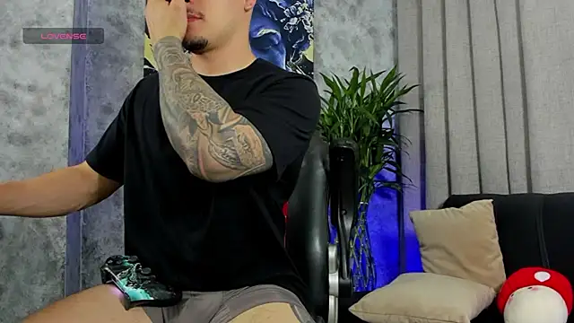 boyc022  online show from February 4, 2026, 11:53 pm