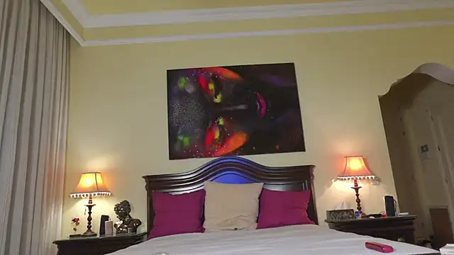 Snapshot of LunaMystyque chatting on March 14, 2026, 4:12 pm LunaMystyque online show from March 14, 2026, 4:12 pm