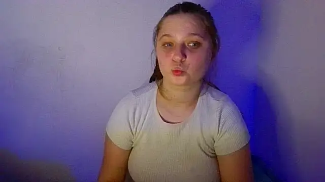 Snapshot of kila_lo chatting on January 31, 2025, 11:45 pm kila lo online show from January 31, 2025, 11:45 pm