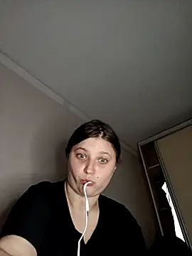 Snapshot of kila_lo chatting on February 14, 2025, 7:33 pm kila lo online show from February 14, 2025, 7:33 pm