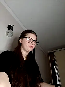 Snapshot of kila_lo chatting on February 15, 2025, 3:39 pm kila lo online show from February 15, 2025, 3:39 pm