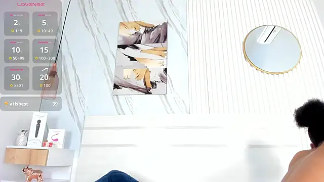 Sara Lewwis online show from October 9, 2025, 11:19 am