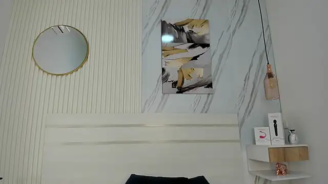 Sara Lewwis online show from October 31, 2025, 11:22 am