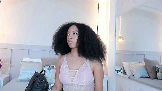 NAHOMI MILLER online show from February 18, 2026, 10:50 pm