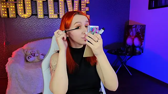 Snapshot of AliceBYKiss chatting on January 22, 2025, 6:20 am AliceBYKiss online show from January 22, 2025, 6:20 am