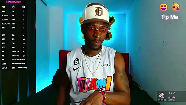 Aroonpapisex online show from March 11, 2026, 4:07 am