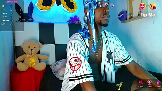 Aroonpapisex online show from March 23, 2026, 2:04 am