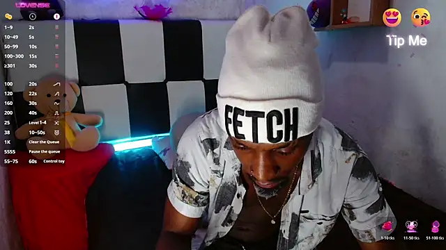 Aroonpapisex online show from April 22, 2026, 4:37 am