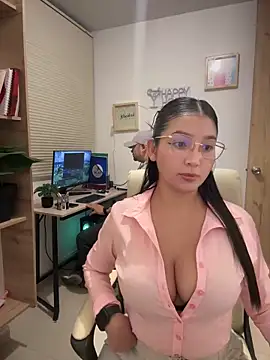 Snapshot of licky_lu chatting on May 3, 2026, 1:44 am licky lu online show from May 3, 2026, 1:44 am