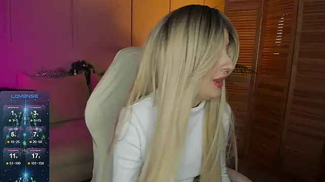 Snapshot of Katty_Lights chatting on January 1, 2025, 4:18 pm Katty Lights online show from January 1, 2025, 4:18 pm