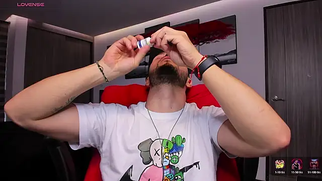 Snapshot of nick_klaus chatting on February 25, 2026, 9:57 pm nick klaus online show from February 25, 2026, 9:57 pm