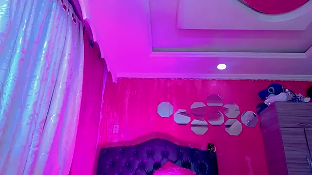 TiffanyMackensyy online show from March 18, 2026, 1:42 am