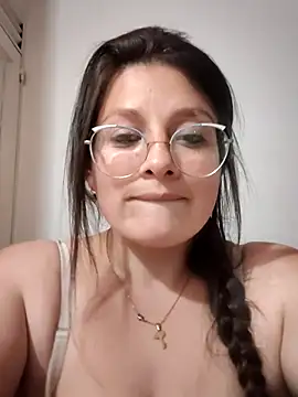 Snapshot of Neve_Collins chatting on December 22, 2024, 11:11 am Neve Collins online show from December 22, 2024, 11:11 am