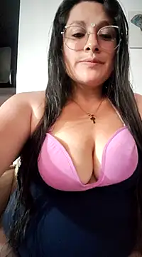 Snapshot of Neve_Collins chatting on December 24, 2024, 5:27 am Neve Collins online show from December 24, 2024, 5:27 am