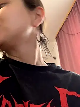 MiraMiss online show from November 10, 2025, 8:35 am