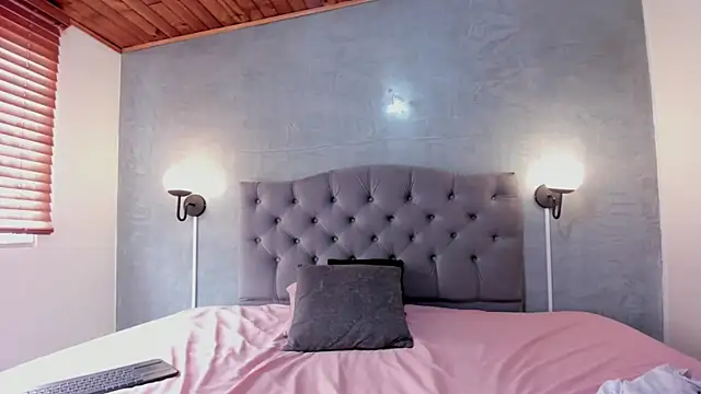 Snapshot of MeridaLane chatting on February 15, 2025, 3:50 pm MeridaLane online show from February 15, 2025, 3:50 pm