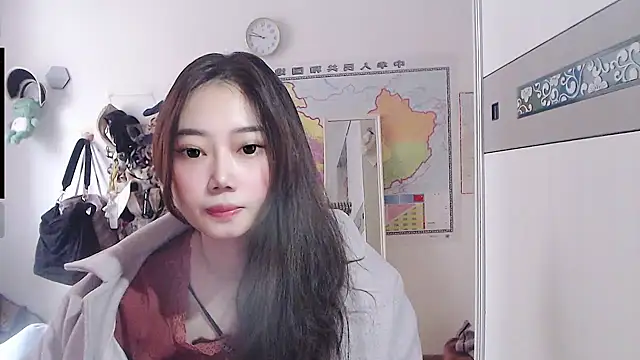Cherie-xinxin01 online show from December 9, 2024, 6:12 am