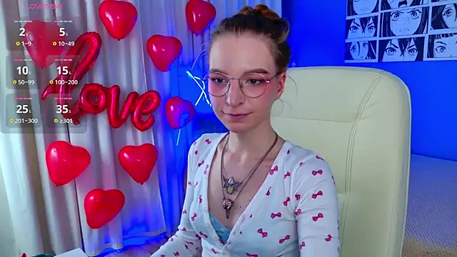 Snapshot of VioletShine chatting on February 5, 2026, 12:54 pm VioletShine online show from February 5, 2026, 12:54 pm