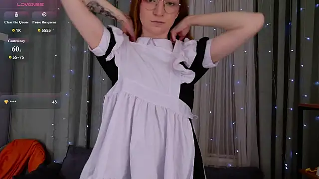 Snapshot of VioletShine chatting on February 19, 2026, 1:18 pm VioletShine online show from February 19, 2026, 1:18 pm