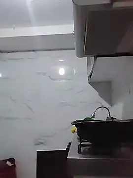 Queenjenn   online show from March 10, 2026, 7:13 am