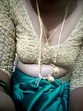 Snapshot of Telugu-mirchi chatting on November 10, 2025, 6:18 pm Telugu-mirchi online show from November 10, 2025, 6:18 pm