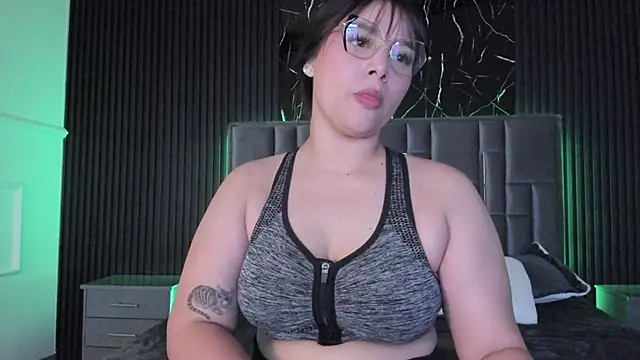 CelestteBloom online show from January 3, 2025, 10:19 pm