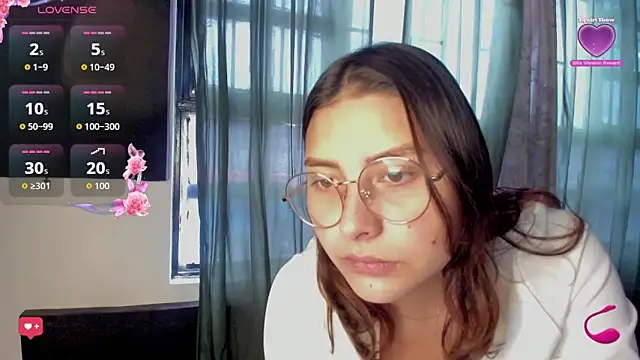 Snapshot of Noellesable chatting on October 8, 2025, 5:21 pm Noellesable online show from October 8, 2025, 5:21 pm