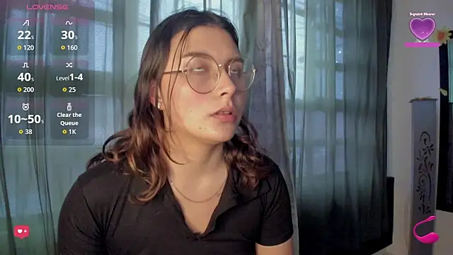 Snapshot of Noellesable chatting on October 15, 2025, 7:03 pm Noellesable online show from October 15, 2025, 7:03 pm