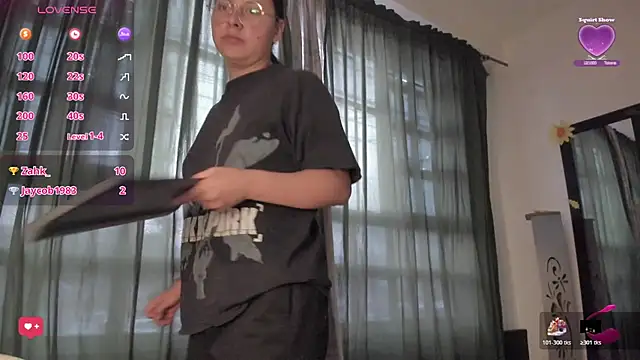 Snapshot of Noellesable chatting on November 6, 2025, 5:14 pm Noellesable online show from November 6, 2025, 5:14 pm