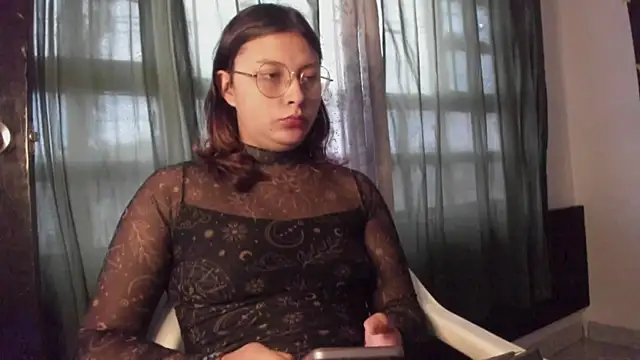 Snapshot of Noellesable chatting on November 12, 2025, 5:24 pm Noellesable online show from November 12, 2025, 5:24 pm